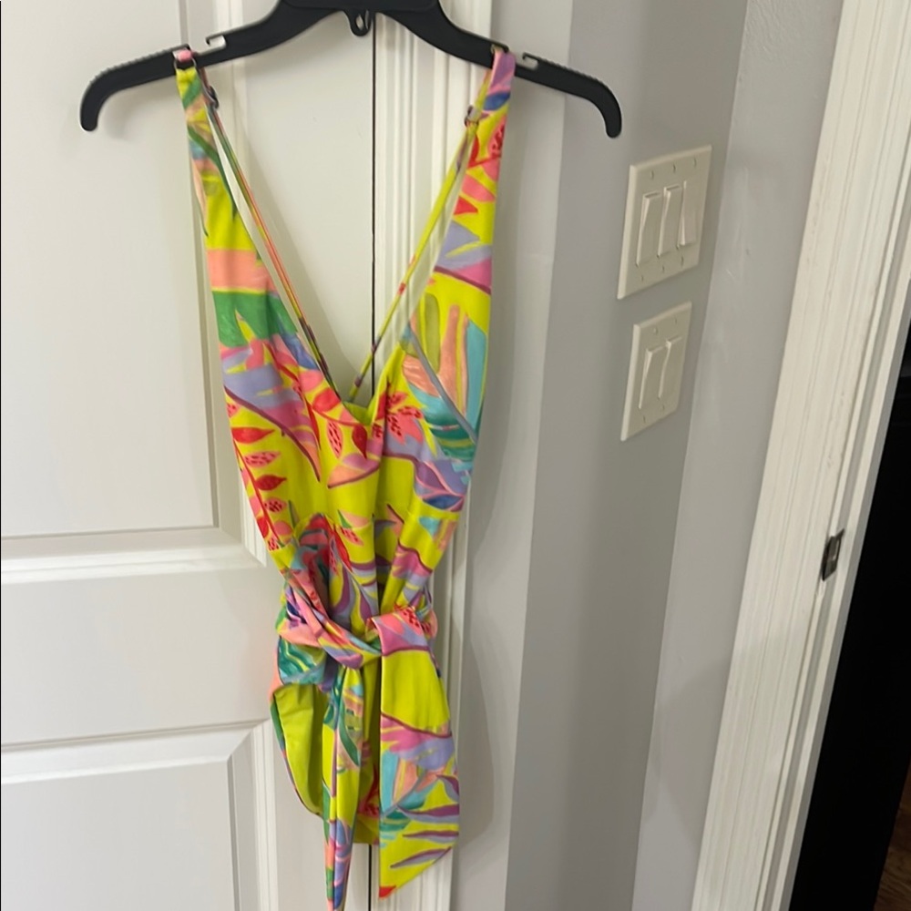 NWOT BECCA Vibrant Yellow and Pink One Piece Swimsuit with Modern V-Neck